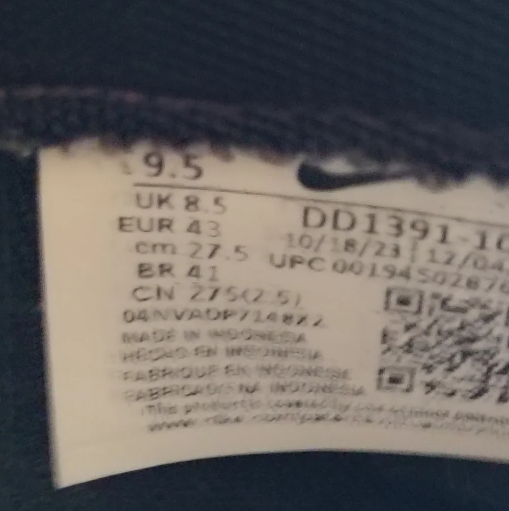 Nike Dunks Black and White Sneakers - Picture 6 of 6